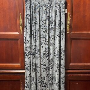 Frazier Lawrence Vintage plus size 3X black Floral Gray Skirt